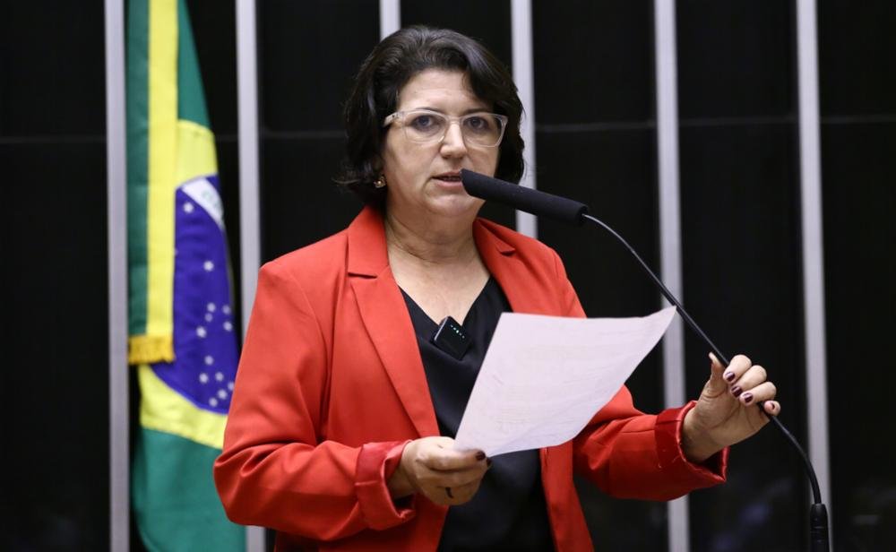 Lenir de Assis destina quase R$ 30 milhões em emendas para 62 municípios do Paraná