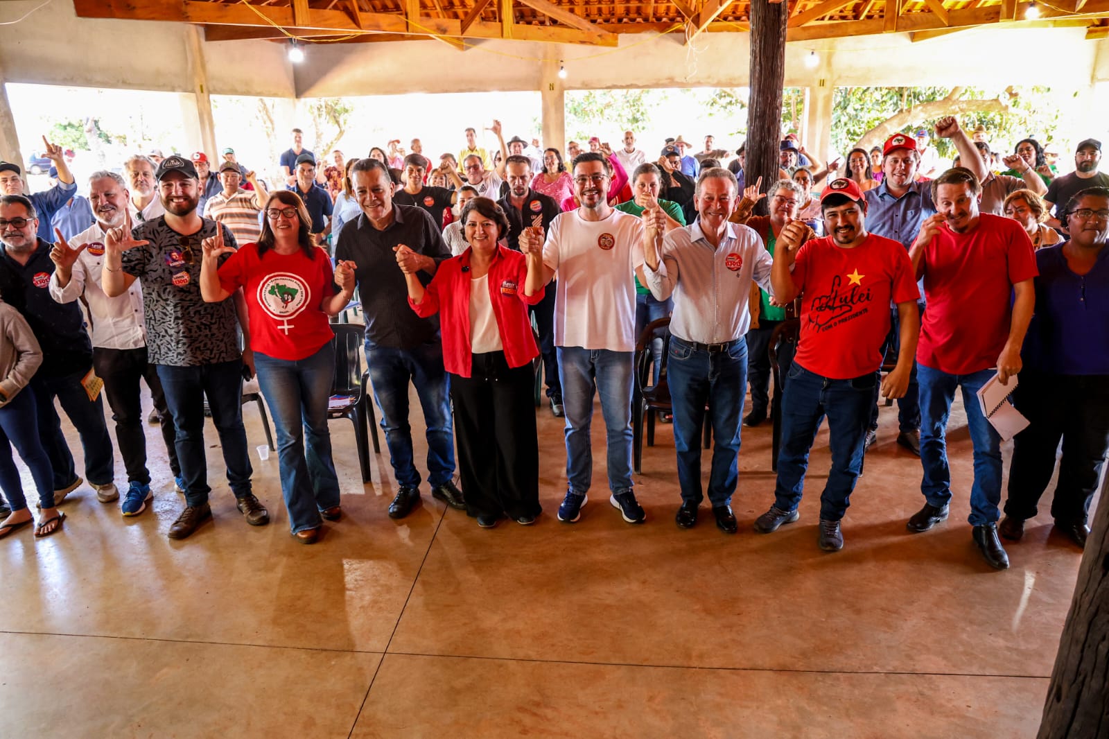 No primeiro dia de campanha, Lenir de Assis faz agenda no assentamento Eli Vive